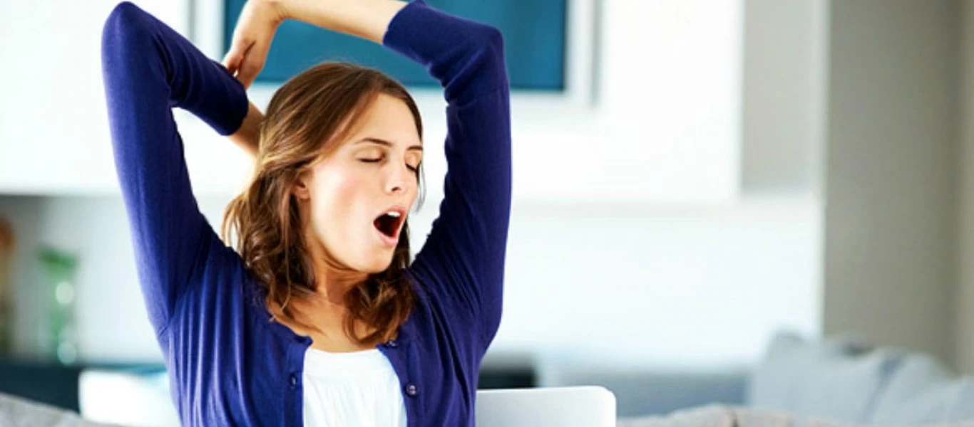 Ιδού ο λόγος που μας πιάνει υπνηλία μετά το φαγητό